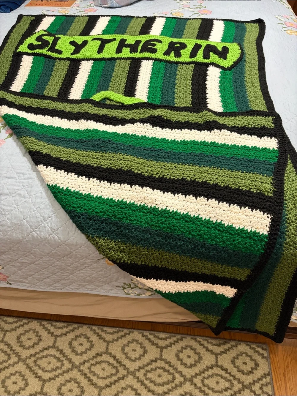 Harry Potter Slytherin TriColor Green white Black Knitted Crotchet PreOwned